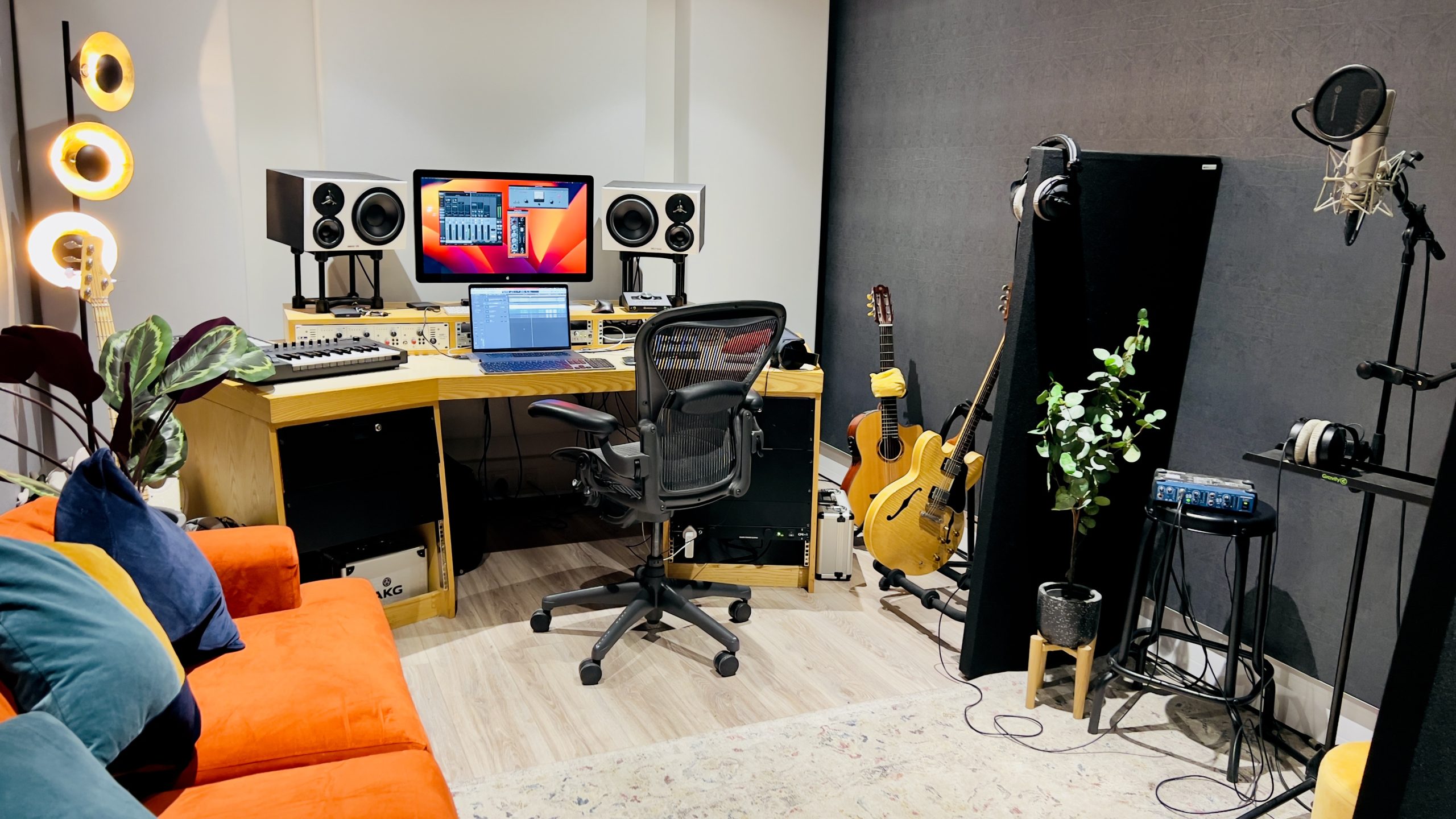 Vybrant Music production studio, based in West London.